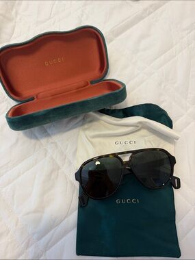 Gucci Tortoiseshell Frame Sunglasses
